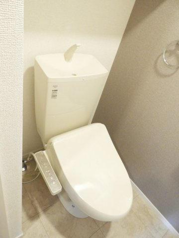 エミグランドＢのトイレ|清潔感のあるトイレです