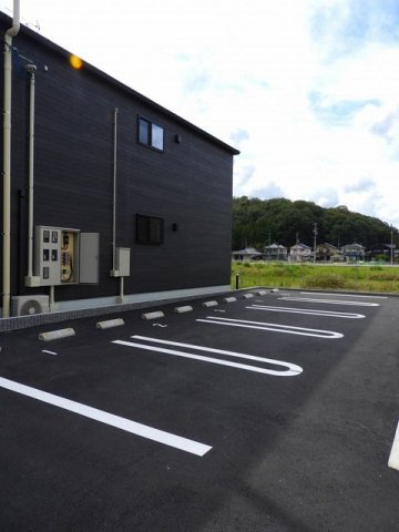 コルーハウス　Ⅱの駐車場|駐車場があります