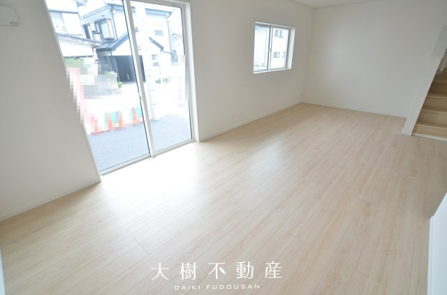【居間・リビング】 | 海老名市今里３丁目 新築戸建て 全3棟【仲介手数料無料】