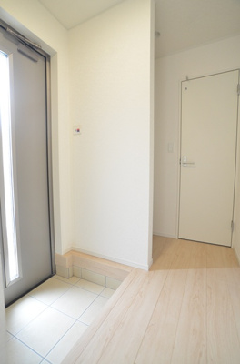 【玄関】 | 海老名市今里３丁目 新築戸建て 全3棟【仲介手数料無料】