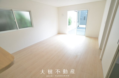 【居間・リビング】 | 海老名市今里３丁目 新築戸建て 全3棟【仲介手数料無料】