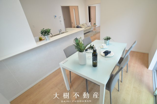 【居間・リビング】 | 海老名市門沢橋3丁目　中古戸建て【仲介手数料無料】 | ※令和8年5月下旬に撮影