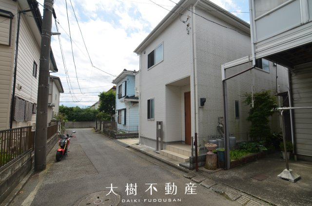 【前面道路含む現地写真】 | 海老名市門沢橋3丁目　中古戸建て【仲介手数料無料】 | ※令和8年5月下旬に撮影