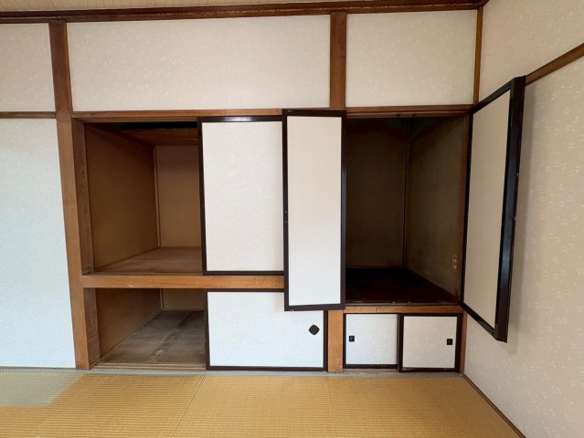 若竹町11-13貸家の収納