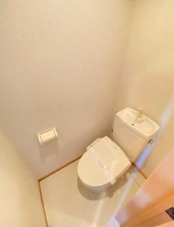 イザットパレス下馬　南西角部屋　追焚　最上階のトイレ