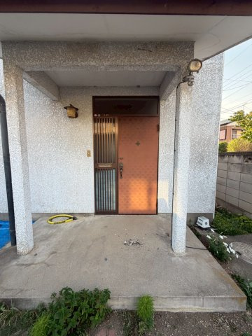 木崎町一戸建住宅の玄関