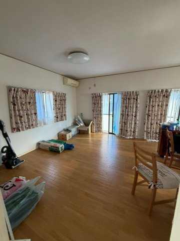 木崎町一戸建住宅の居間・リビング