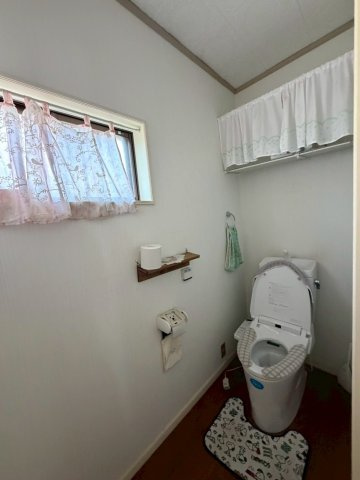 木崎町一戸建住宅のトイレ
