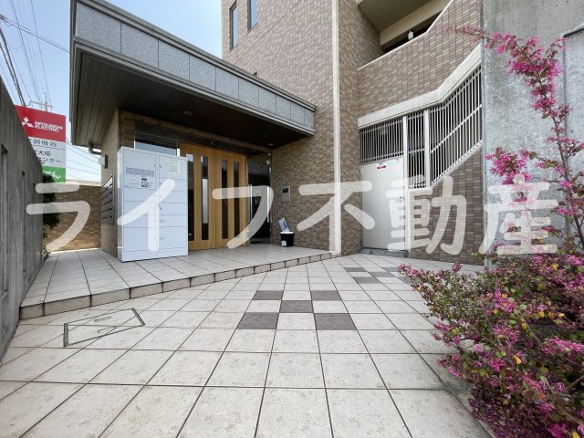 アーバンリブのエントランス|ゆとりのあるエントランスです
