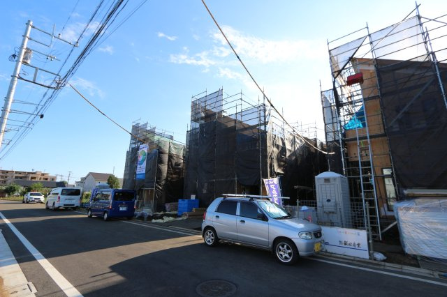 【Heartfull Town】鈴木町１丁目295番４の外観|西武新宿線「花小金井」駅徒歩15分の立地に新規分譲住宅が全8棟誕生いたします。