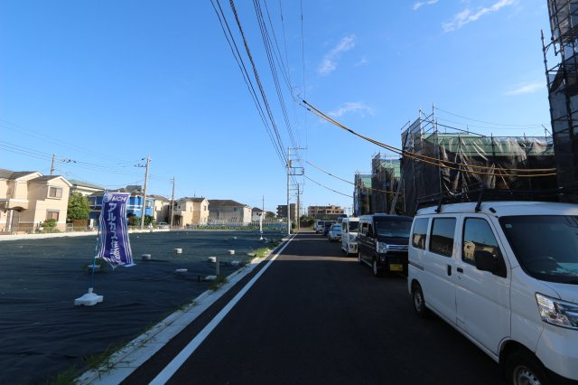 【Heartfull Town】鈴木町１丁目295番４の外観パース|1階には家族が集うゆとりのLDKを配置し、家族のコミュニケーションを育みます。