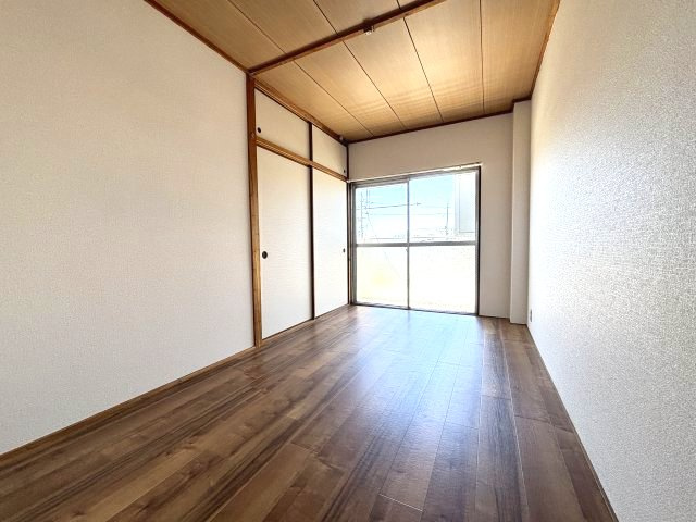 シャトードイワネ２号館の洋室