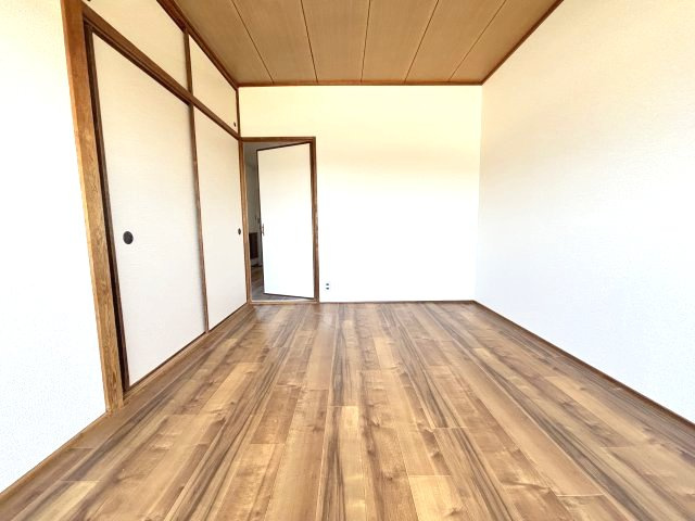 シャトードイワネ２号館の洋室