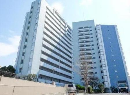 戸山ハイツ27号棟の外観