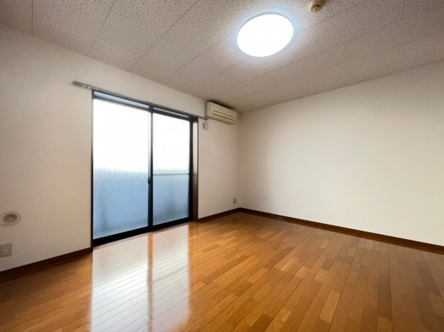 アンプルールクラージュ別府の居間・リビング