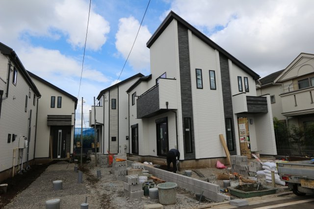 【Heartfull Town】鈴木町１丁目295番5の外観|東側6m道路に接し開放感ある住まい！