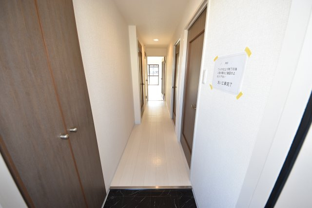 ドーム１番館の玄関