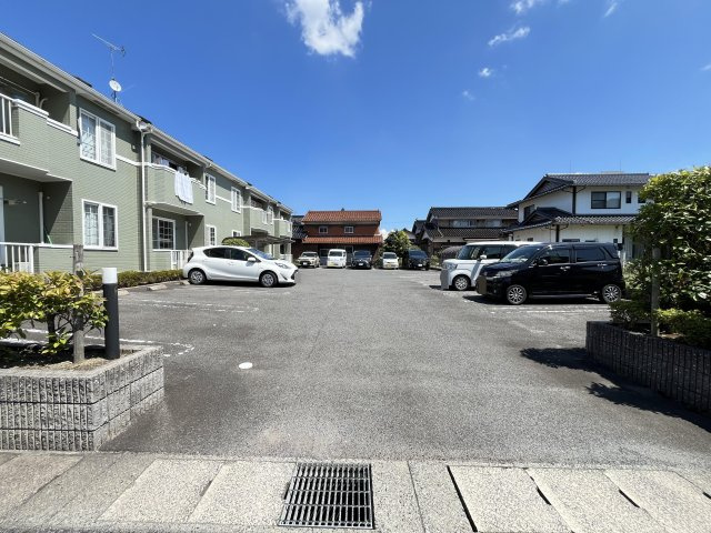 セレーノ・Ａの駐車場