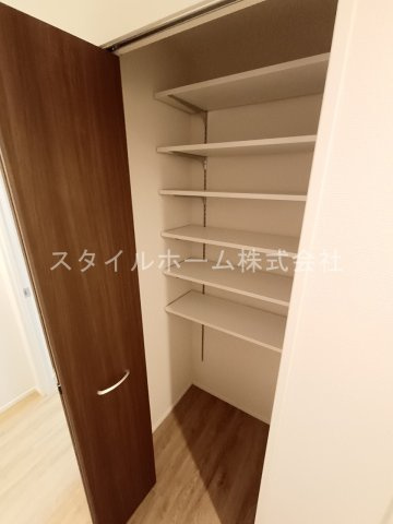 フレグランス新栄 E棟の収納