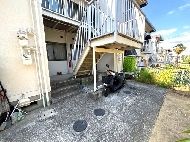 シャトードイワネE号館のエントランス