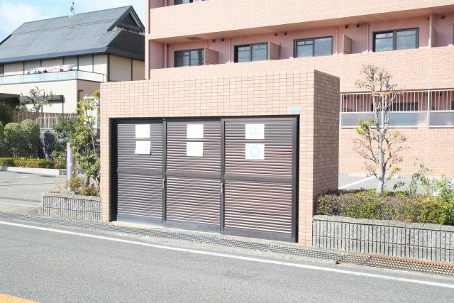 アンソレイエ売布のエントランス|清潔なエントランスです