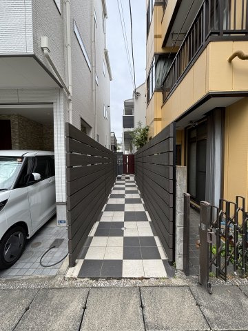 川崎市多摩区宿河原４丁目のアパートのエントランス