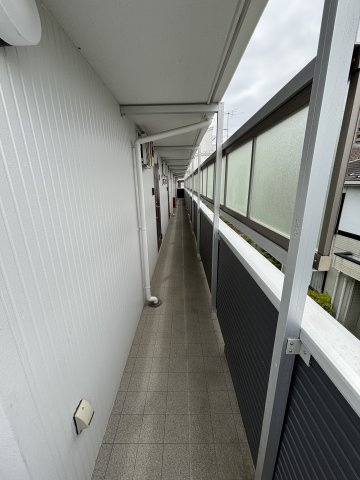 川崎市多摩区宿河原４丁目のアパートのロビー