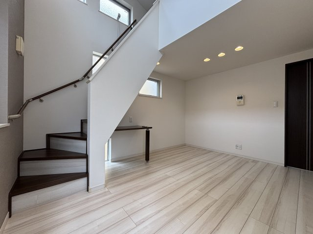 川崎市多摩区宿河原４丁目のアパートの居間・リビング