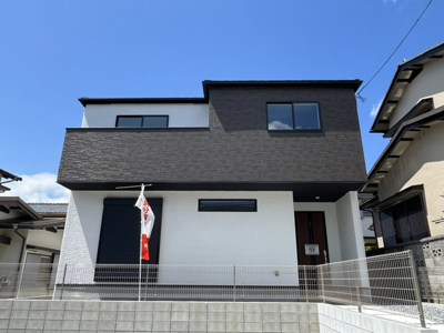 【外観】 | 広陵町３丁目　新築戸建 | 完成しましたので即ご入居可能です。新生活をスタートできます。