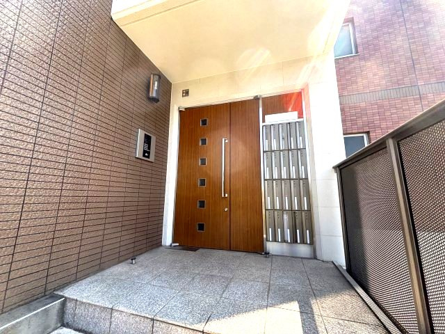 アウローラ冨士のエントランス