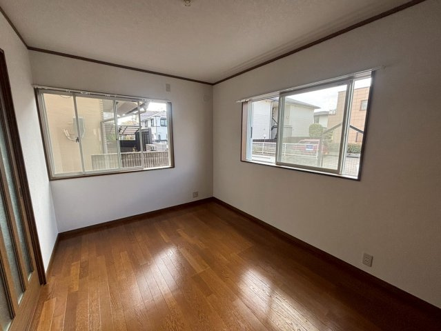 【洋室】 | 塚口町6丁目貸家