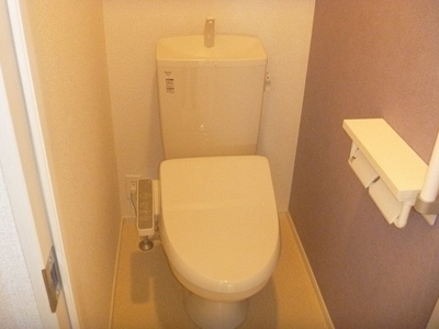 【トイレ】 | カンプ・ノウ | 清潔感のあるトイレです