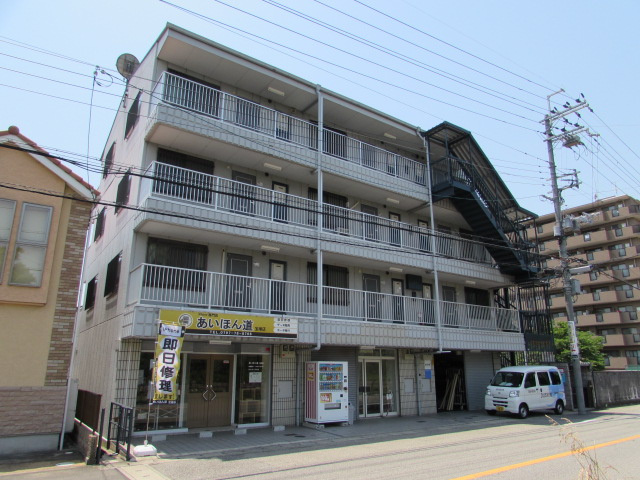 サカセイーストビルの外観