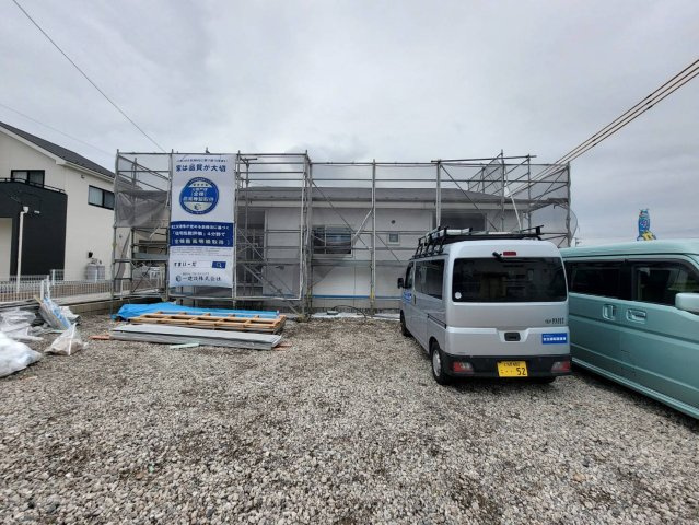 【LiveleGarden】宇都宮市中里町 第5 全3棟の外観|〇3号棟【3LDK+ストレージルーム+テラス+カースペース３台】
南道路に面し日当たり、開放感のある平屋住宅です♪並列3台駐車もスムーズ♪南庭+テラスはプライベート空間です。
※2026年5月撮影