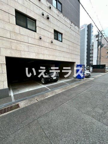 サムティグランツ神戸の駐車場