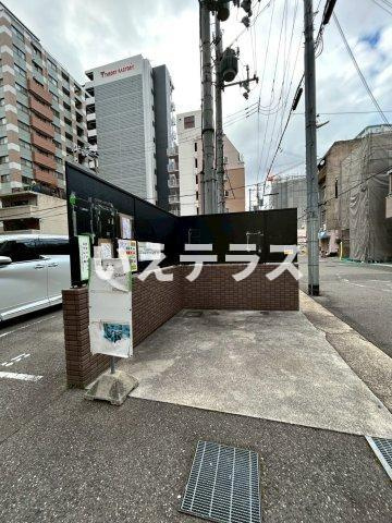 サムティグランツ神戸の駐車場