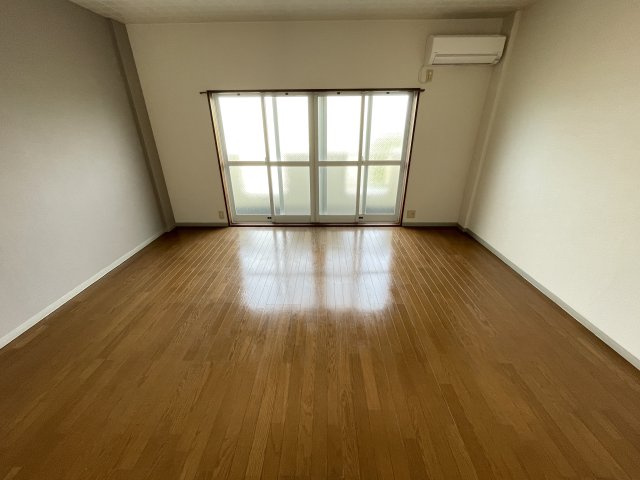 【寝室】 | 使い勝手のいい寝室です