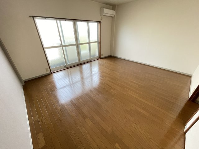 【寝室】 | 使い勝手のいい寝室です