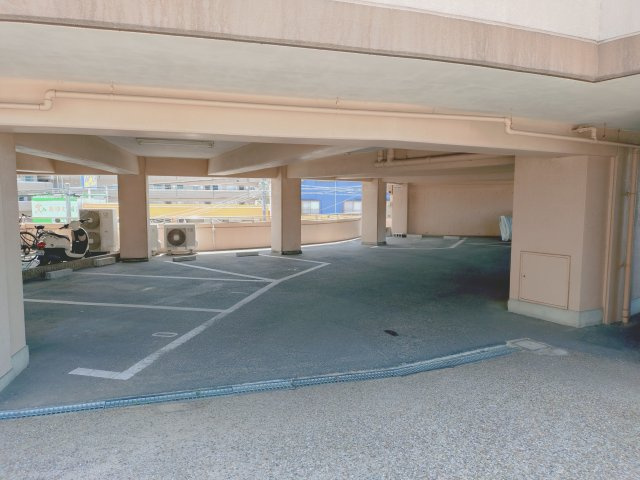 セオコート明石Ⅱ号棟の駐車場|駐車場がありますR8.5.20（1台空）