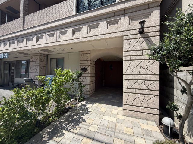 ＬＡＦＦＩＣＥ住吉本町のエントランス