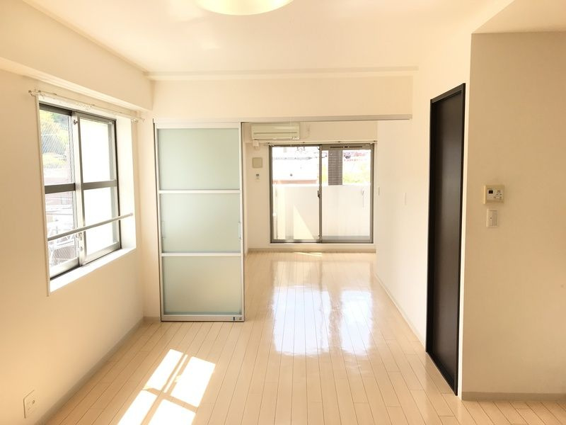 高栄京町ﾏﾝｼｮﾝの居間・リビング