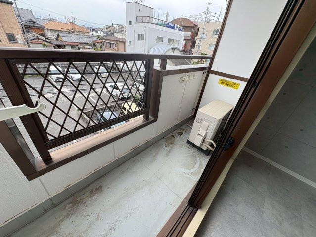 ライゼックス春日丘のバルコニー