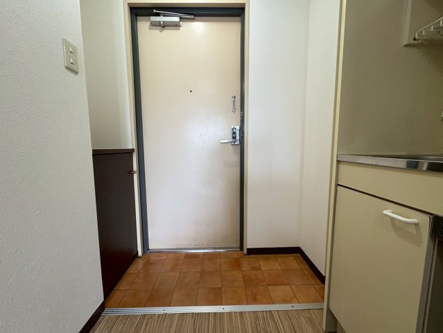 ライゼックス春日丘の玄関