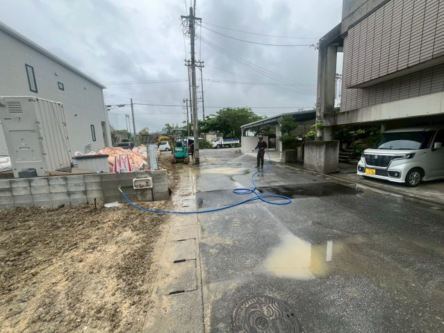 南城市佐敷新開新築戸建て　A号棟（エアコン1台プレゼント！）の前面道路含む現地写真