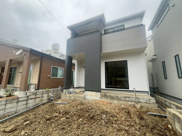 南城市佐敷新開新築戸建て　A号棟（エアコン1台プレゼント！）の駐車場