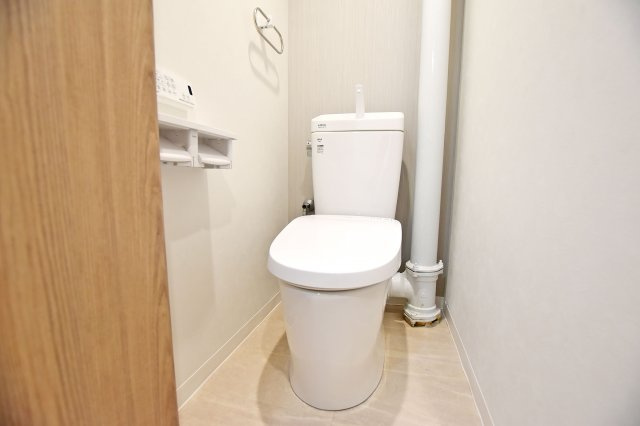 サンハイツ武庫之荘1号棟のトイレ|リフォームの際にトイレは新規交換しておりますのでとても綺麗です。