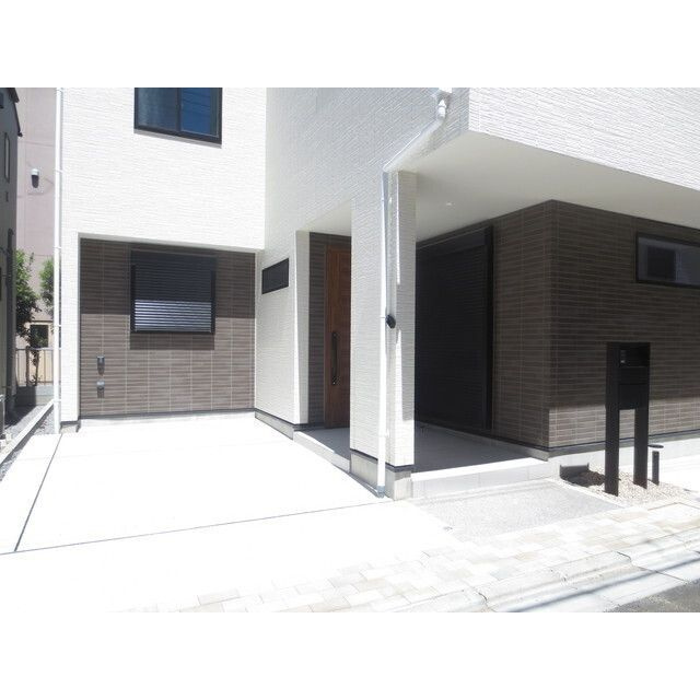 Kolet西新井本町の駐車場