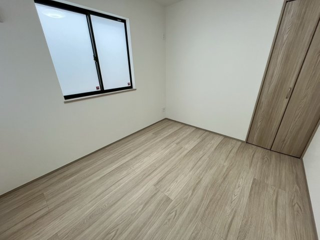 南城市佐敷新開1番　B号棟の洋室