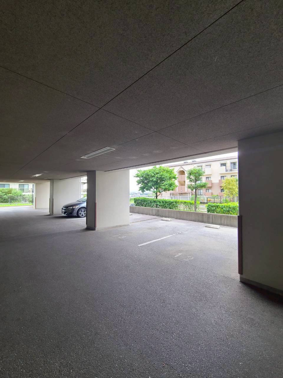 ウエストヒルズⅠの駐車場