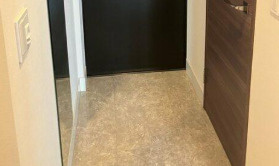 プラウド町屋の玄関